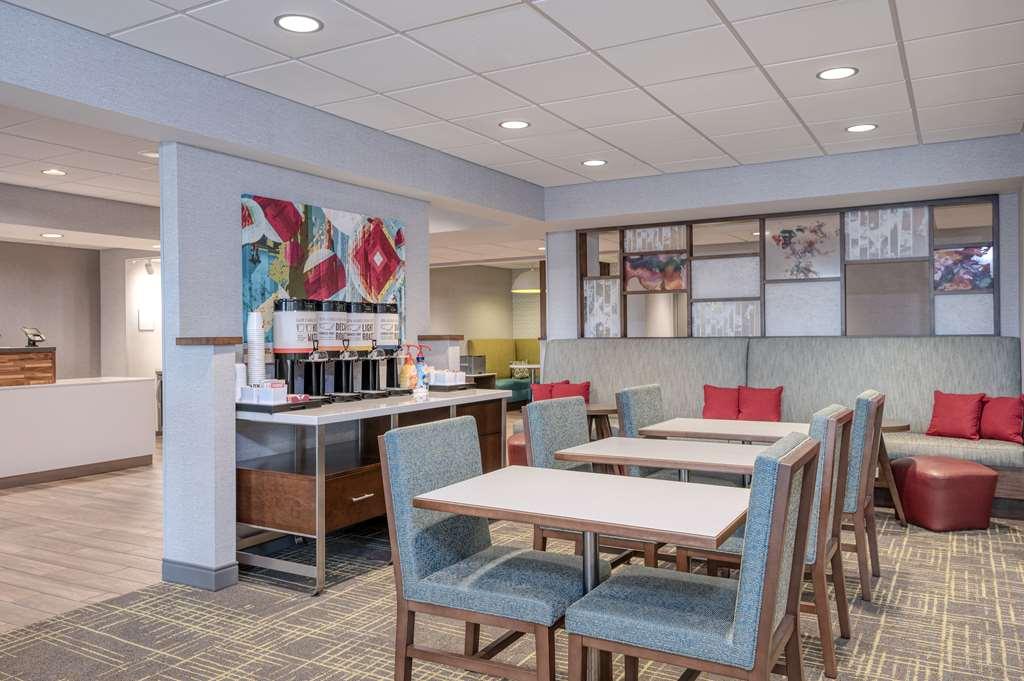 Hampton Inn Cleveland-Airport/Tiedeman Road Brooklyn Restaurante foto