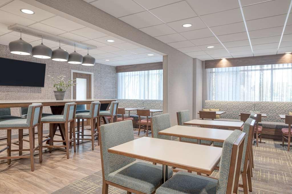 Hampton Inn Cleveland-Airport/Tiedeman Road Brooklyn Restaurante foto